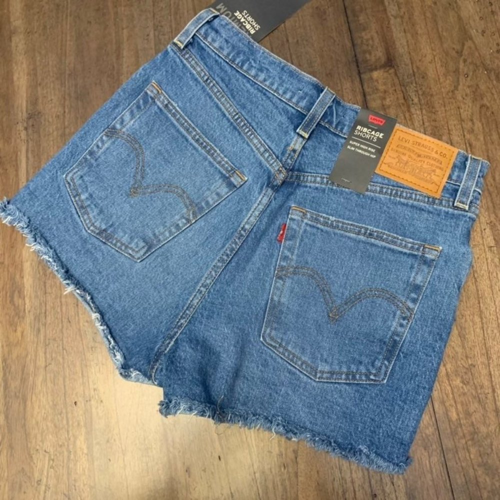 Levi's Premium | Ribcage Super High Rise - Picture 5 of 12